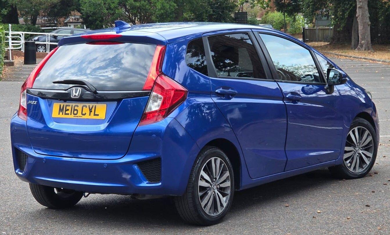 2016 Honda Jazz — photo 24